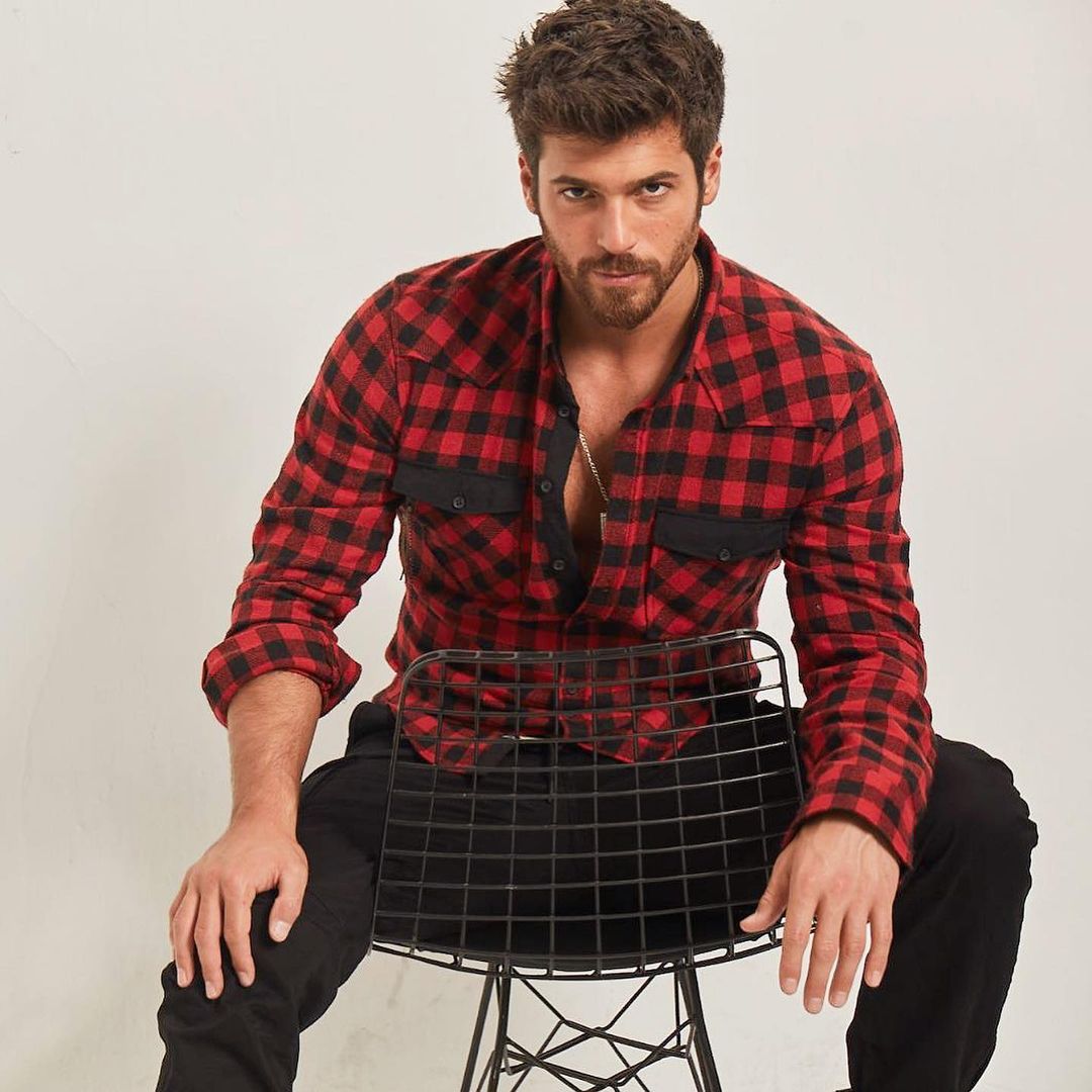 Can Yaman Gallery 3