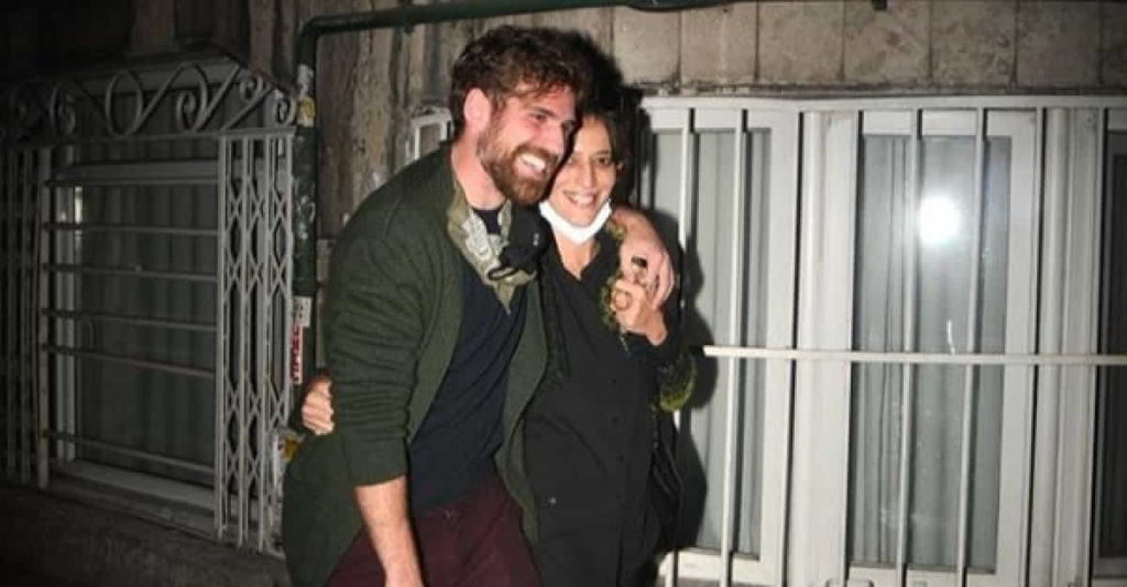Look at Oglum's Melike Nihal Yalçın's boyfriend 13 years younger than her! Hugging poses...