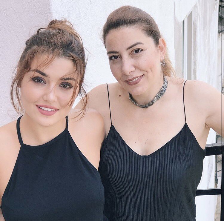 Hande Erçel with her mother Aylin Erçel